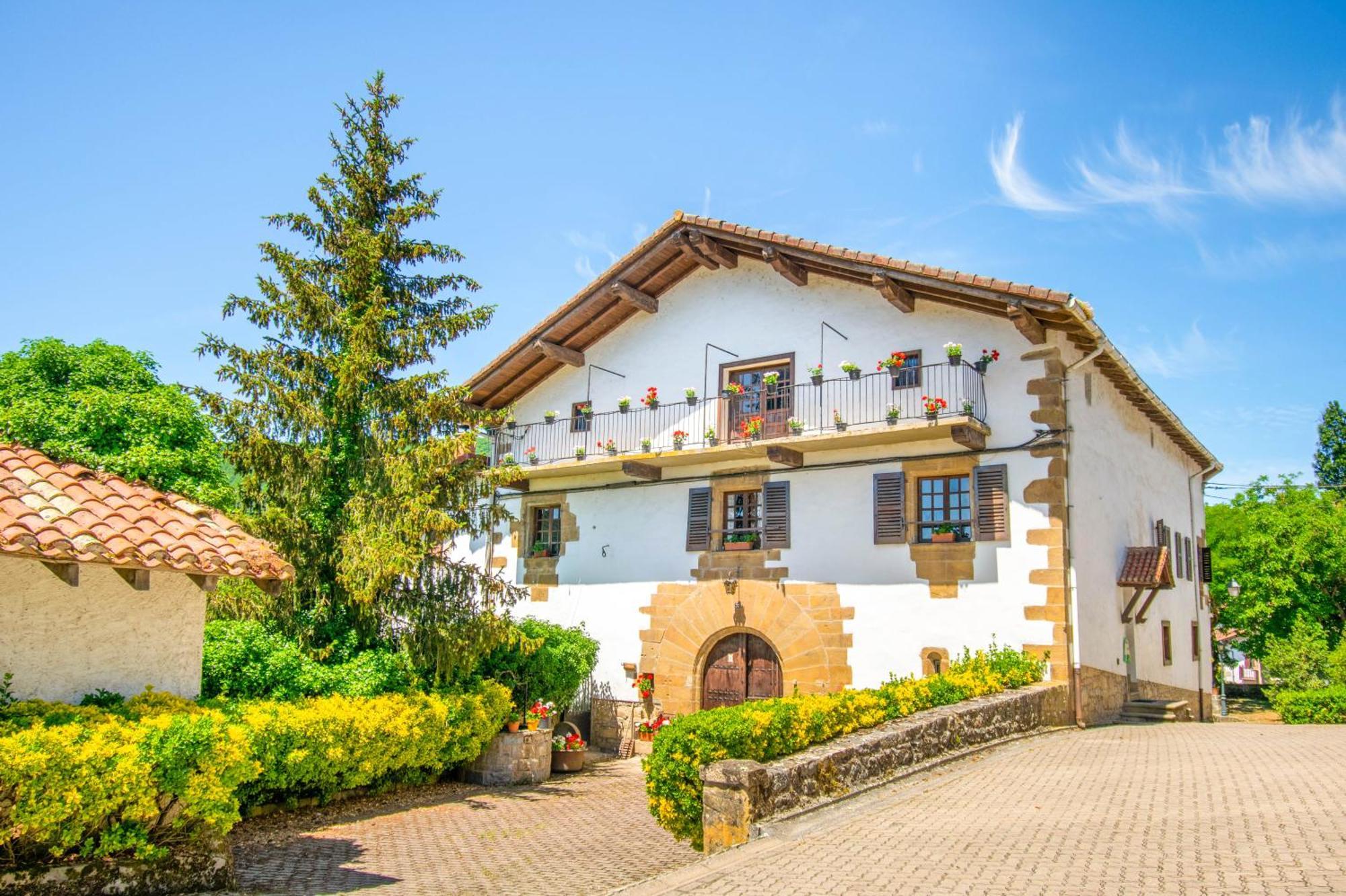 Casa Rural Arotzenia, Hogar Rustico En Pleno Valle De La Ulzama Lizaso Eksteriør bilde