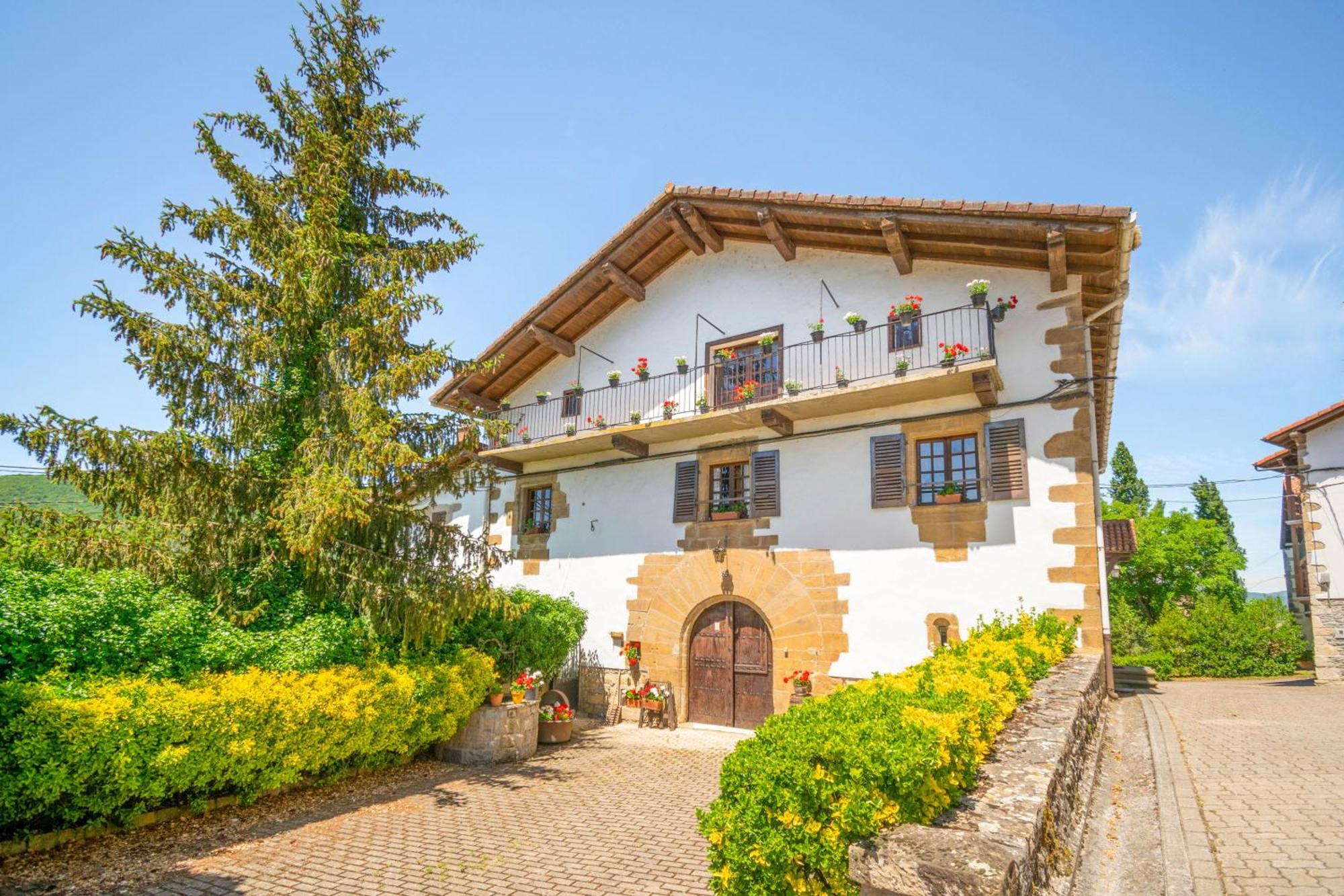 Casa Rural Arotzenia, Hogar Rustico En Pleno Valle De La Ulzama Lizaso Eksteriør bilde