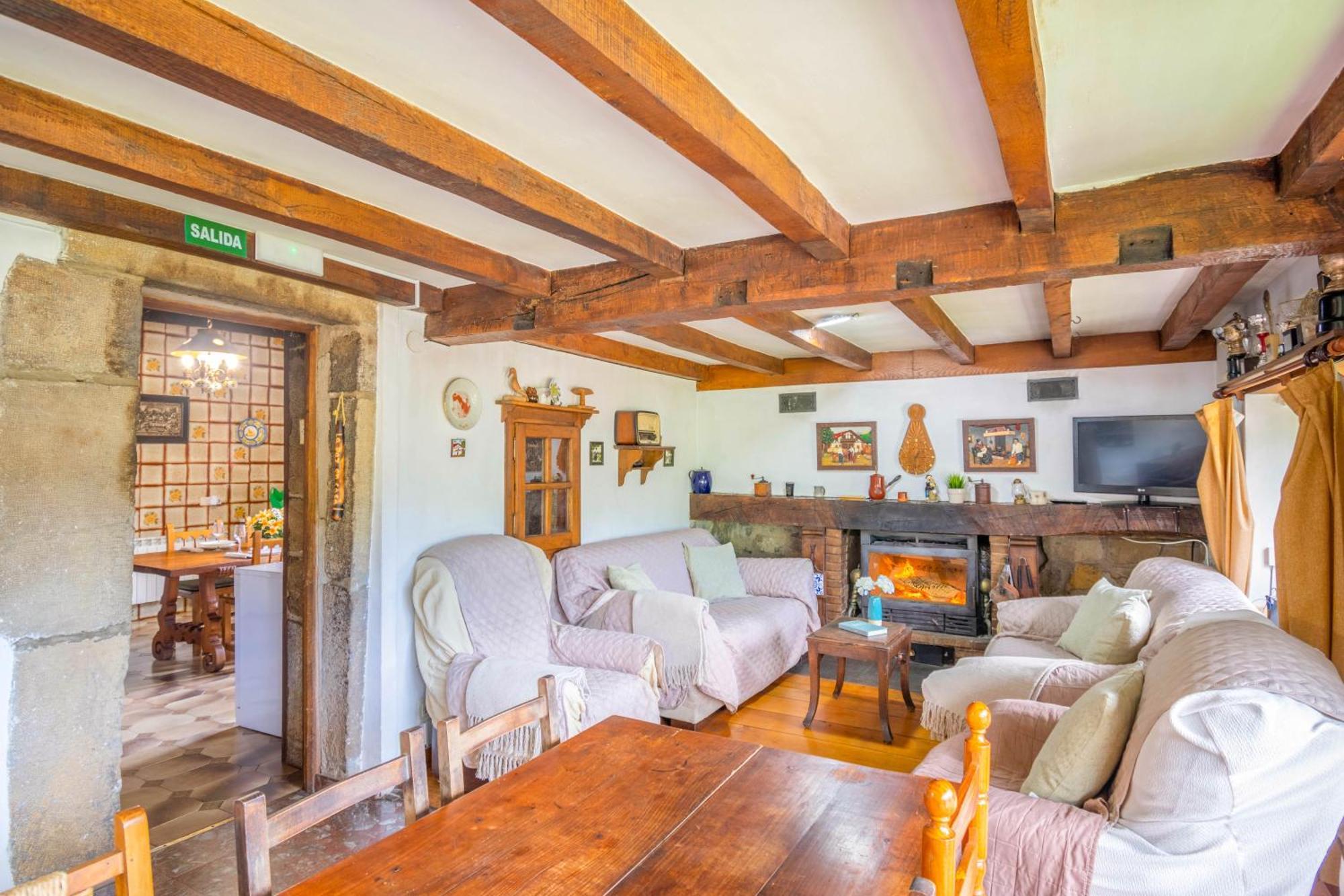 Casa Rural Arotzenia, Hogar Rustico En Pleno Valle De La Ulzama Lizaso Eksteriør bilde